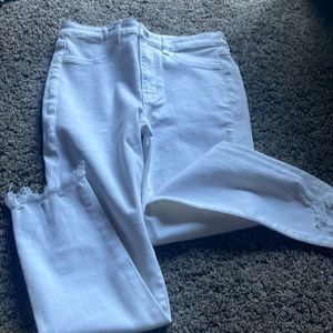 BEAND NEW White American Eagle jeans size 8
